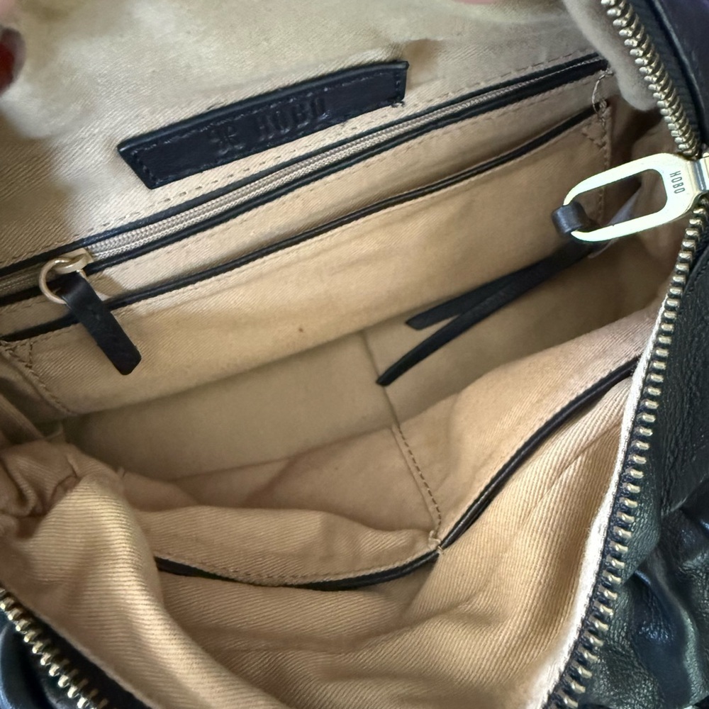 NWOT Hobo International Darling Leather Crossbody - Picture 13 of 14